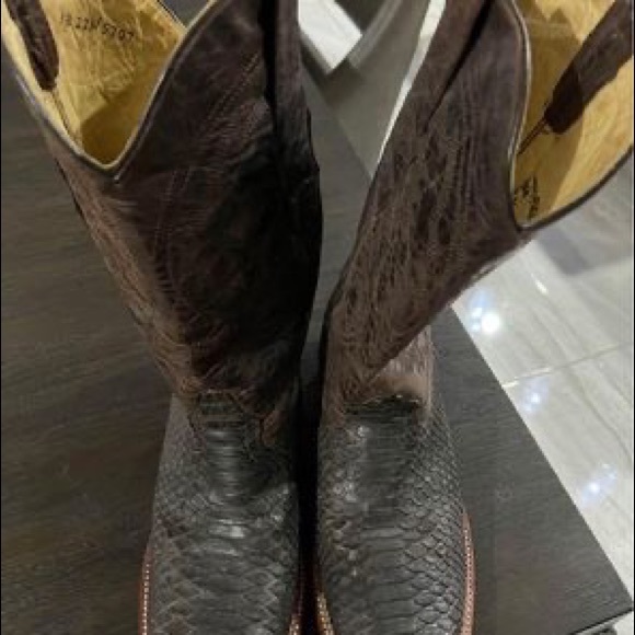 Exotic Python- great condition - Picture 4 of 4